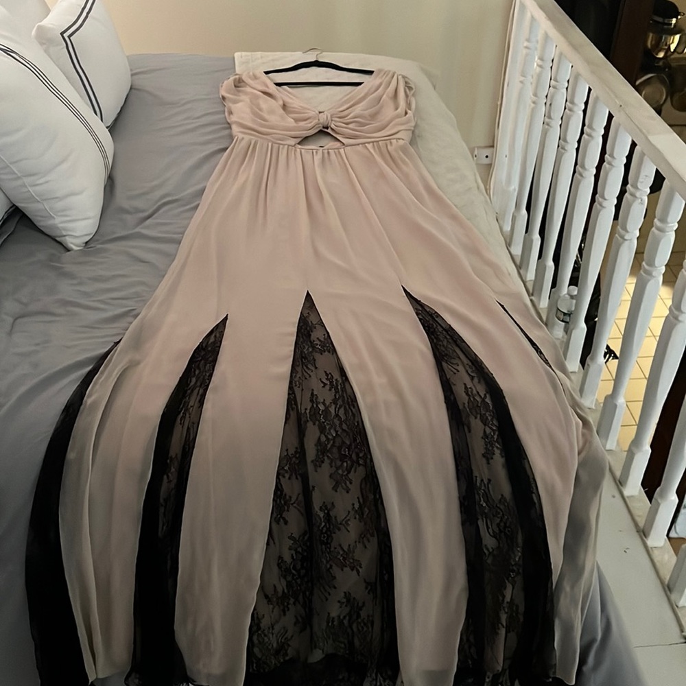 Tags on alice + Olivia formal dress